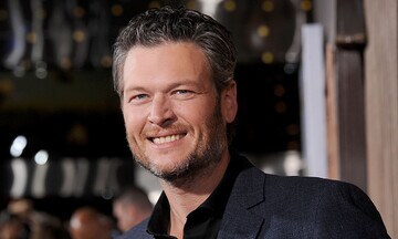 Blake Shelton talks his 'crazy year' as he accepts CMT Artist of the Year award