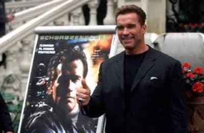 Arnold Schwarzenegger demanda a una multinacional por usar su voz y su imagen en un muñeco