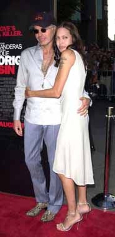 Angelina Jolie y su marido, Billy Bob Thornton, adoptan un niño