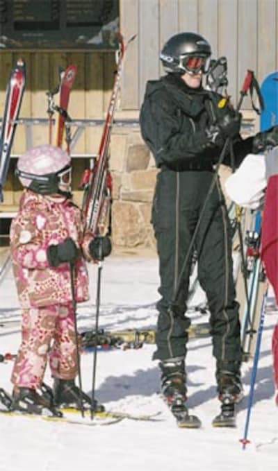 Antonio y Melanie, vacaciones en la nieve con su hija, Stella del Carmen