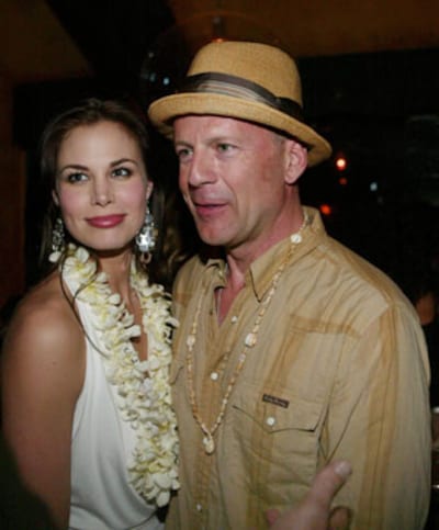 Bruce Willis celebró su 49 cumpleaños junto a su ex mujer, Demi Moore, y el novio de ésta, Ashton Kutcher
