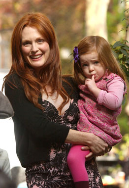 Julianne Moore y su hija Liv, como dos gotas de agua