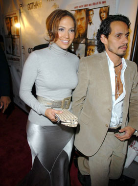 J-Lo y Marc Anthony pasean su amor por la alfombra roja