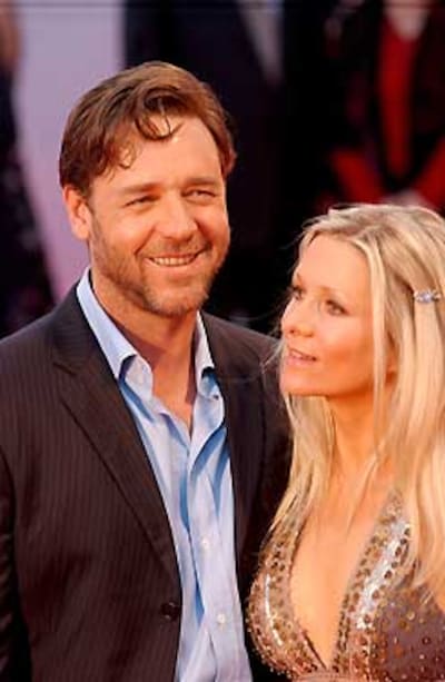 Russell Crowe y Danielle Spencer serán padres de un niño el próximo verano