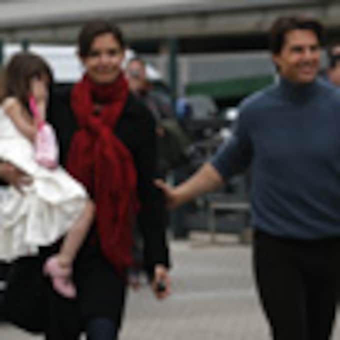 Katie Holmes y su hija, Suri, visitan a Tom Cruise en Sevilla