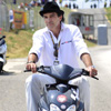 Antonio Banderas da rienda suelta a su pasión por las motos en Montmeló
