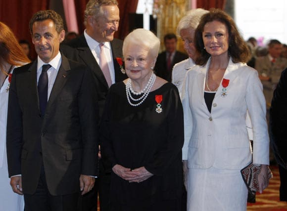 Nicolás Sarkozy, Olivia de Havilland y Jacqueline Bisset