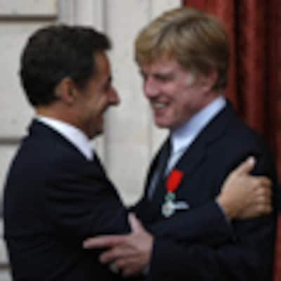 Nicolás Sarkozy aplaude los logros de Robert Redford y le convierte en Caballero de la Legión de Honor francesa