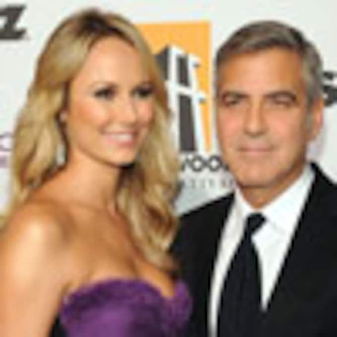 George Clooney y Stacy Keibler, 'pareja estrella' en la gala de los premios de cine de Hollywood
