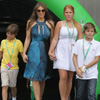 Los hijos de Shane Warne le 'roban' el protagonismo a Elizabeth Hurley