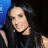 Demi Moore reaparece muy sonriente mientras Ashton Kutcher bromea en Twitter con 'su chica'