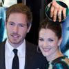 Drew Barrymore presume de prometido y de espectacular anillo de compromiso