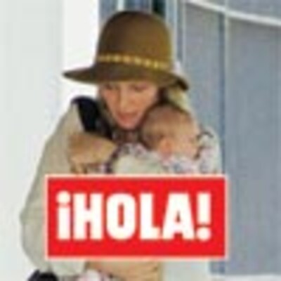 En ¡HOLA!: Uma Thurman, todo ternura con su hija, a la que ha llamado Luna