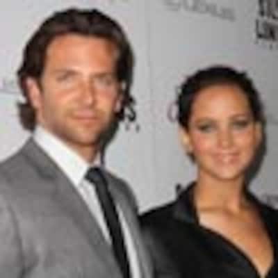 Bradley Cooper y Jennifer Lawrence seducen con su mirada en Los Ángeles