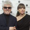 Pedro Almodóvar desvela las primeras imágenes de 'Los amantes pasajeros' durante un homenaje en Londres