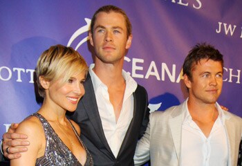 Elsa Pataky, radiante junto a su marido y su cuñado Luke, el más desconocido de los Hemsworth