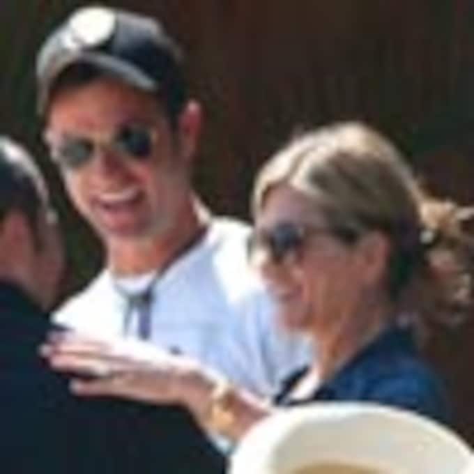 Jennifer Aniston y Justin Theroux disfrutan de su último verano como solteros en México