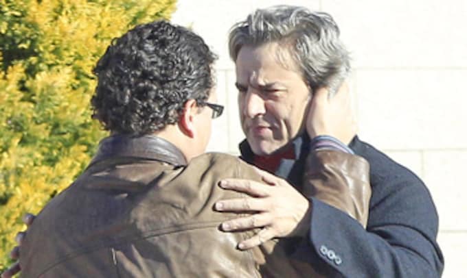 Alberto San Juan dice adiós a su padre rodeado de amigos y compañeros de profesión