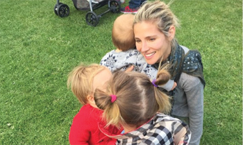 Elsa Pataky, ante todo mamá: 'Estoy encantada de disfrutar de sus primeros pasos, sus primeras palabras... No quiero que me echen de menos'