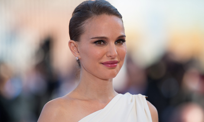 Natalie Portman confirma su embarazo sobre la alfombra roja 