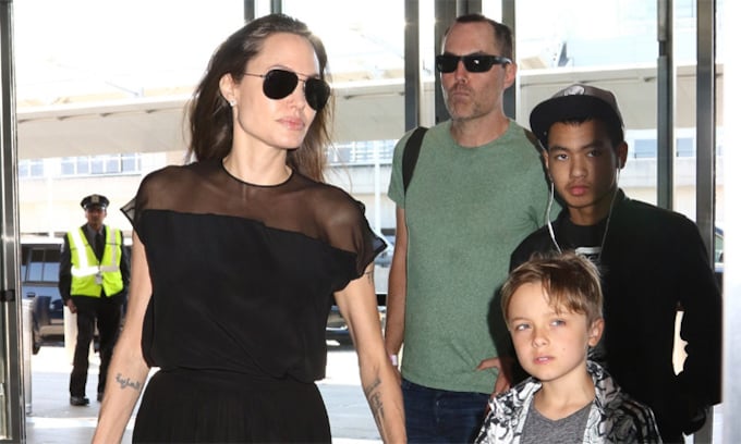 Angelina Jolie recluida con sus hijos y su hermano en Malibú 