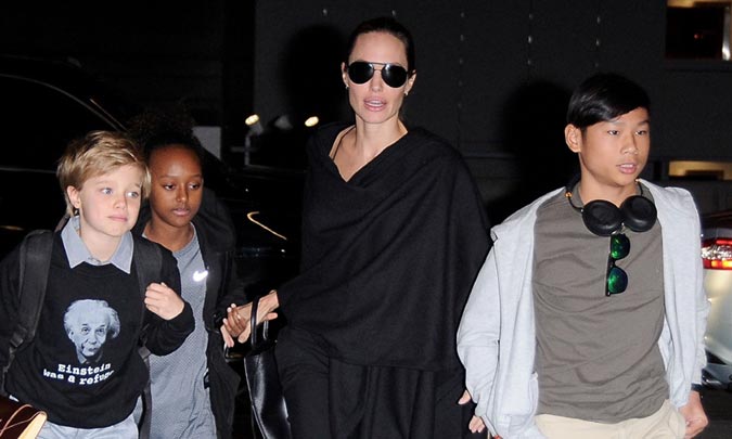 De noche y sin levantar revuelo, Angelina Jolie se muda con sus hijos de Malibú a Hidden Hills