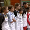 Eva González lleva a los concursantes de 'MasterChef Junior' a la Prehistoria en el programa de Navidad