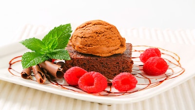 Receta exprés: Prepara un exquisito 'brownie' en el microondas