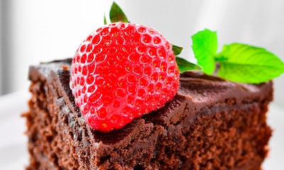 ¡Alerta, tentación! Brownie de chocolate y fresas