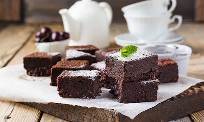 Mantén la línea, sin renunciar al dulce, con este brownie de chocolate bajo en calorías