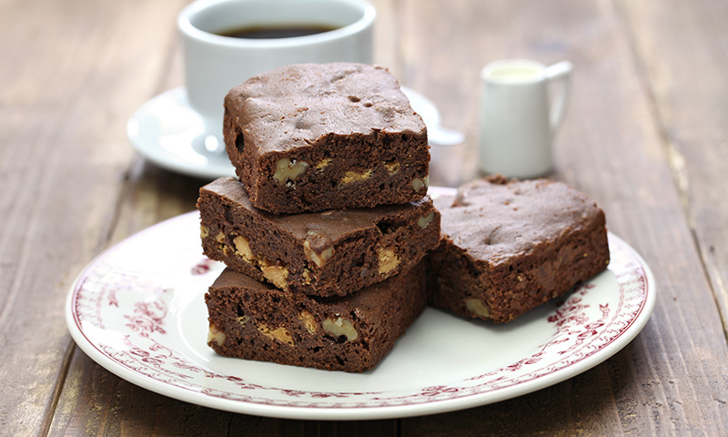 Sorprende a tus invitados con este 'brownie' vegano