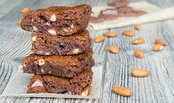 'Brownie' con almendras y canela, un toque especial (y especiado) para un postre de cinco estrellas