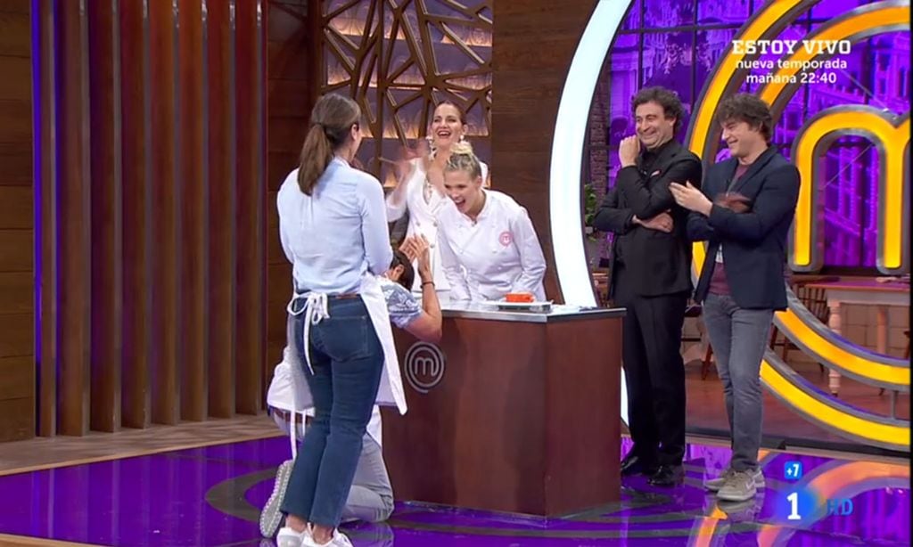 Una declaración entre fogones: Álex Adróver se arrodilla ante Patricia Montero