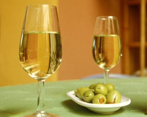 Maridajes: ¿con qué alimentos o recetas combinan mejor los vinos de Jerez?