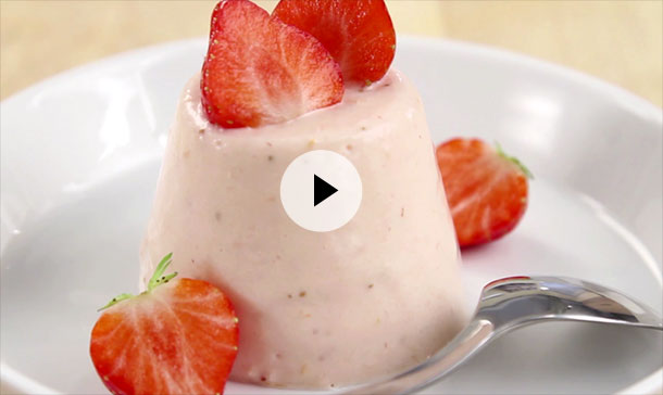 Vídeo-recetas en un minuto: postre de fresas, paso a paso