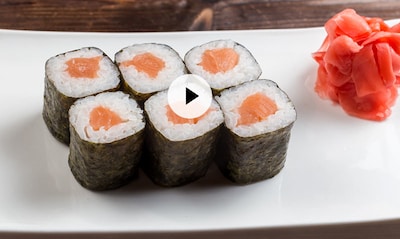 Vídeo-recetas: 'Sushi' de salmón, ¡sencillo, ligero, e irresistible!