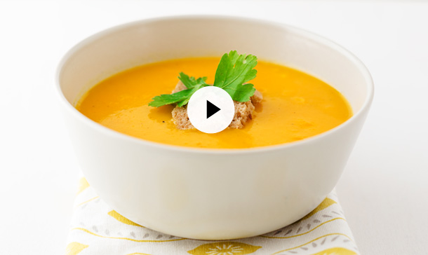 Vídeo-recetas: Fácil, sana y deliciosa, así es esta crema de calabaza