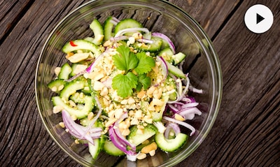 En vídeo: Da un toque ‘thai’ a tus menús con esta deliciosa ensalada
