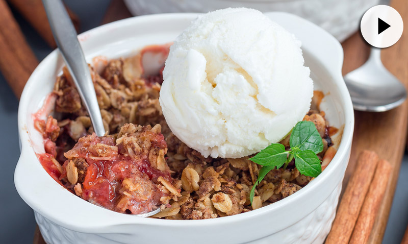 Postres fáciles: crujiente de manzana y frutos rojos