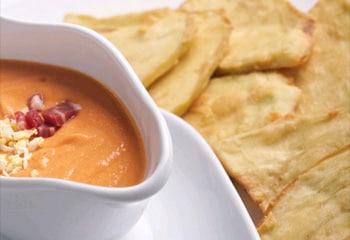 Salmorejo, la sopa fría favorita de los lectores de Hola.com