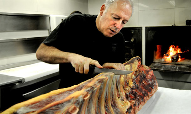 Y el premio al 'Mejor chef' de España es para... ¡Víctor Arguinzoniz, del restaurante Etxebarri!