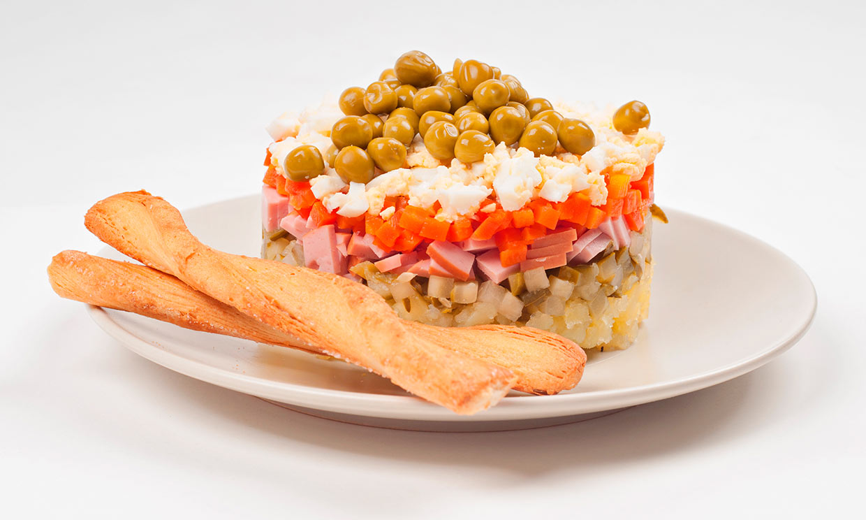 Cómo dar un toque diferente a la clásica ensaladilla rusa