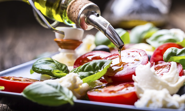 Cocina sana: platos fríos y calientes a base de tomate