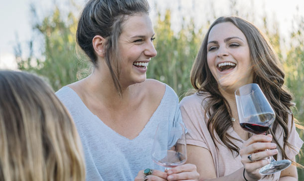 Las mujeres no siempre los prefieren jóvenes