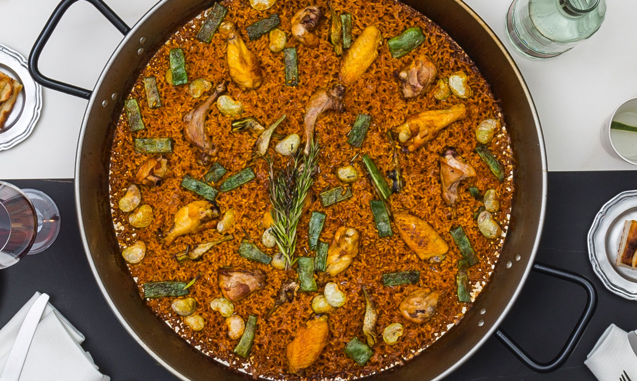 Trucos infalibles de los mejores maestros arroceros para hacer una buena paella