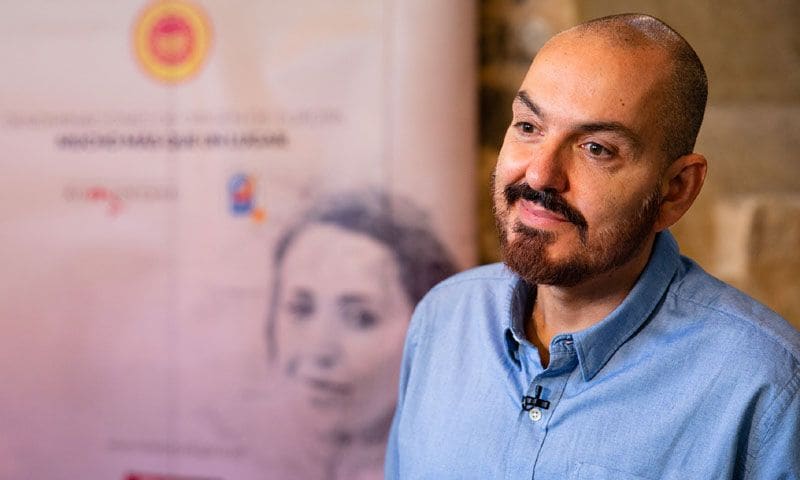 El diseñador Juan Duyos, embajador del jamón de Teruel y del vino de Somontano