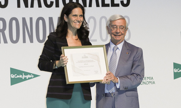 La Real Academia de Gastronomía premia a ¡HOLA! por su difusión de la cocina española