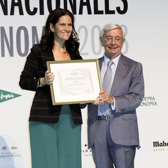 La Real Academia de Gastronomía premia a ¡HOLA! por su difusión de la cocina española