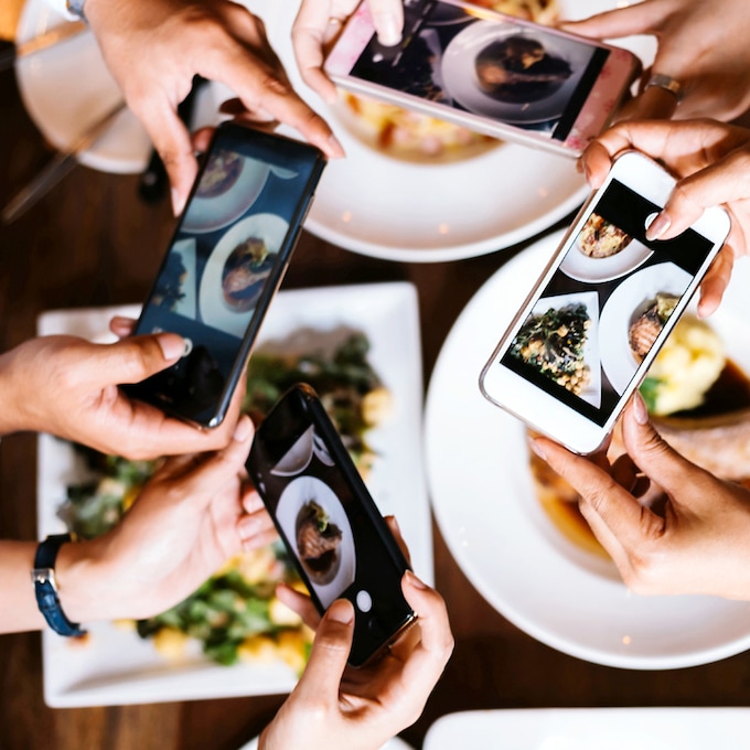 ¿Eres capaz de salir a comer fuera y mantener el móvil guardado en el bolsillo?