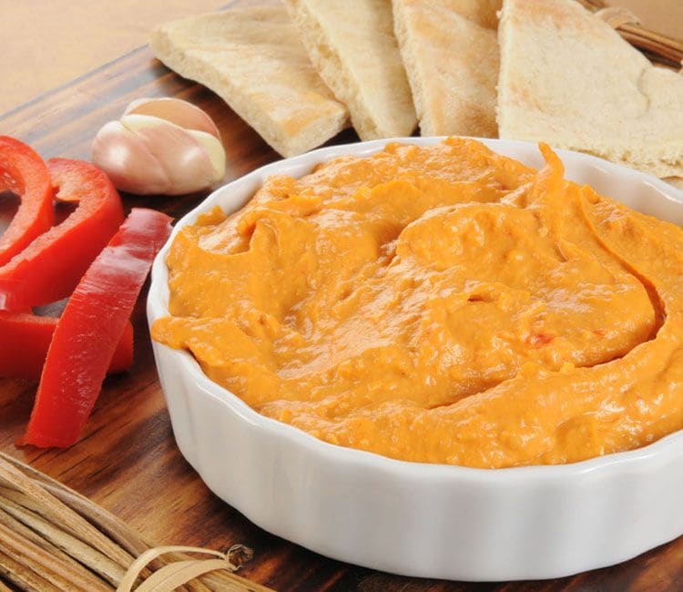 Hummus de pimiento rojo y ajo